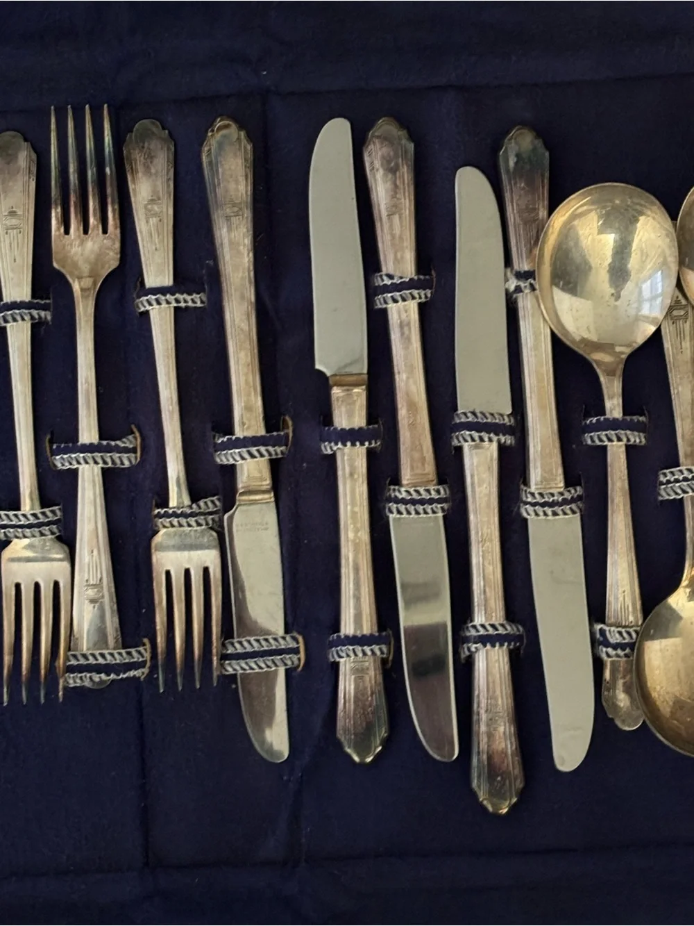 WM A Rogers Oneida Stainless Flatware Paramount 1933, 24 Pieces In Original Case